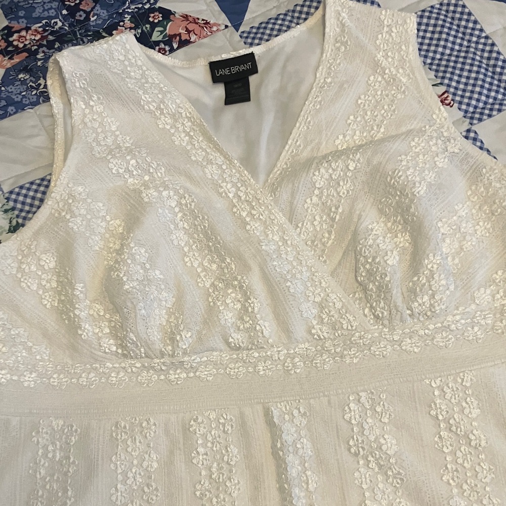 Lane Bryant White Floral Lace Sleeveless Top
